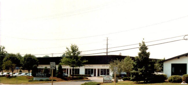 More details for 133 Spring St, Herndon, VA - Industrial for Sale