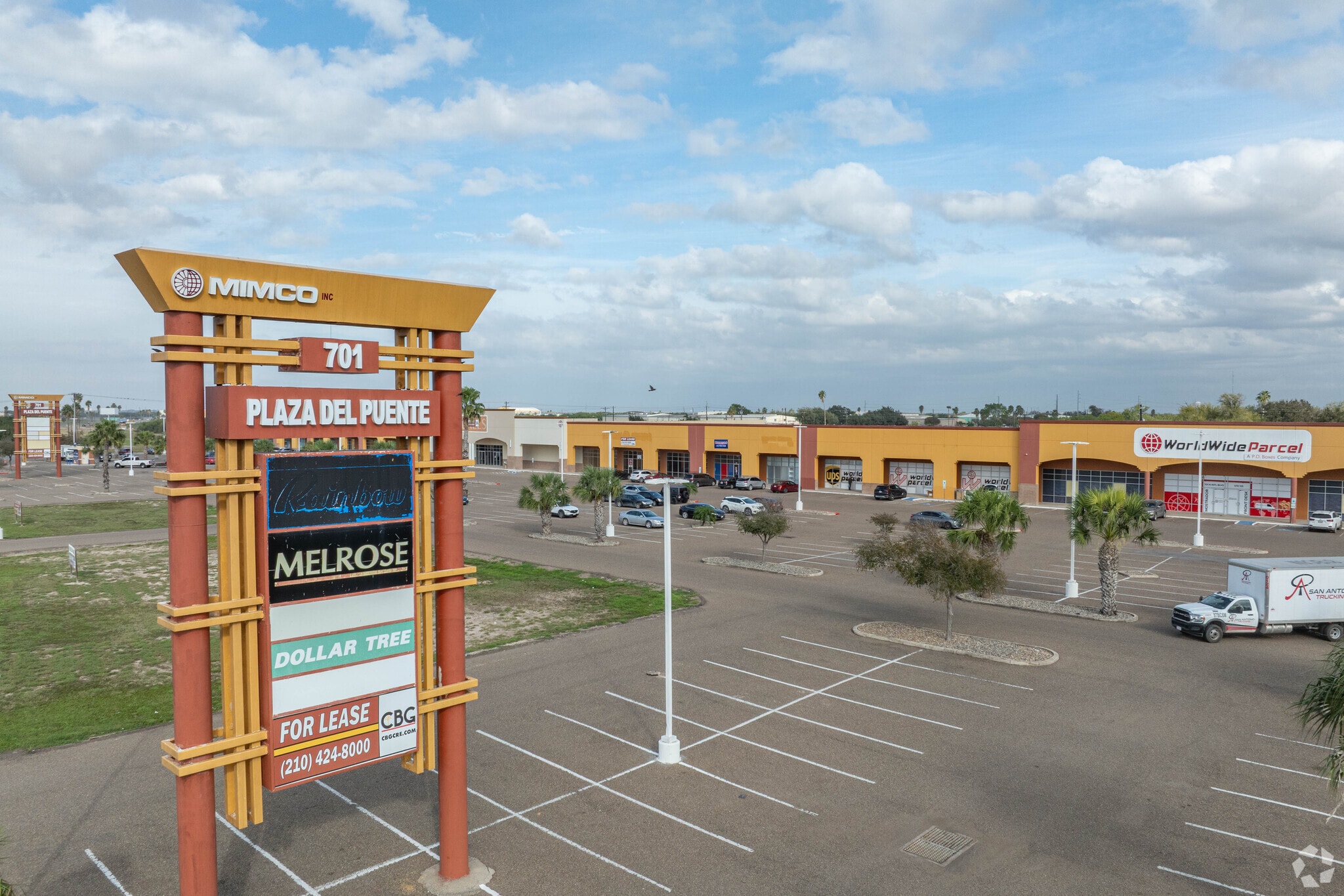 South Texas Value-Add Retail Portfolio portfolio of 2 properties for sale on LoopNet.co.uk Primary Photo- Image 1 of 15
