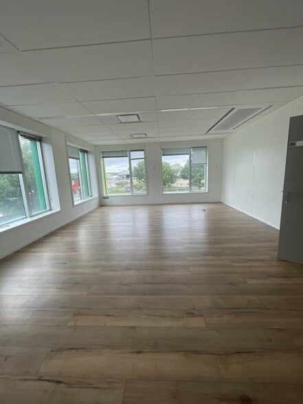 Office in Nanterre to rent - Interior Photo - Image 2 of 21