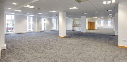 Wellington St, Cheltenham to rent Interior Photo- Image 1 of 8