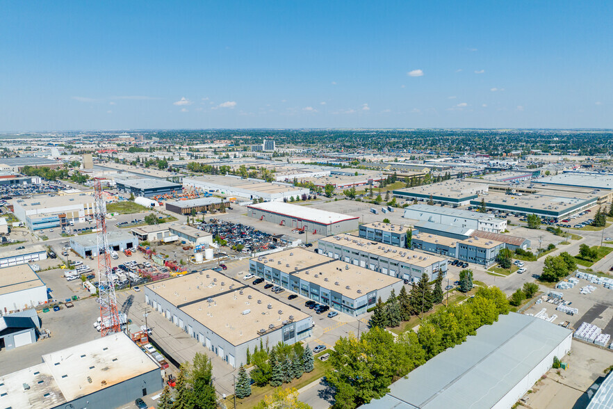 2730 3rd Ave NE, Calgary, AB for sale - Aerial - Image 3 of 6