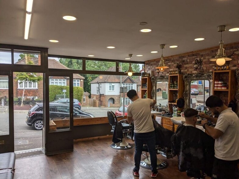 35 Woodbridge Hl, Guildford for sale - Building Photo - Image 3 of 3