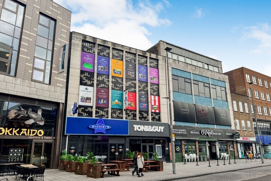 134-136 Above Bar St, Southampton for sale - Primary Photo - Image 1 of 1