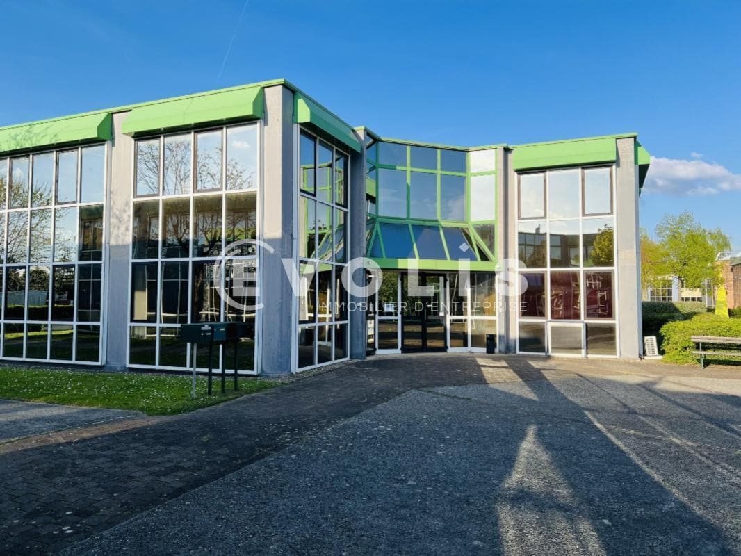 Office in Saint-Thibault-des-Vignes to rent Building Photo- Image 1 of 21