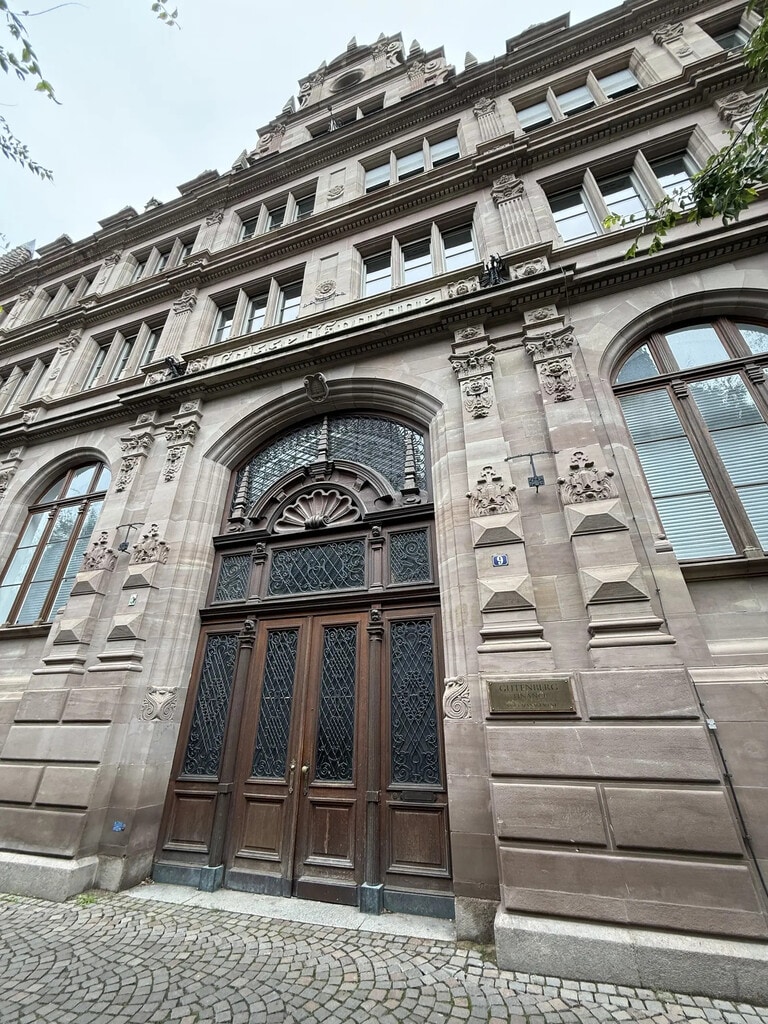 Location Bureaux 90 m² - Photo 1