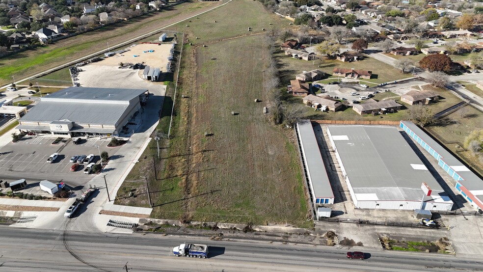 1709 S. Seguin Ave, New Braunfels, TX for sale - Aerial - Image 3 of 6