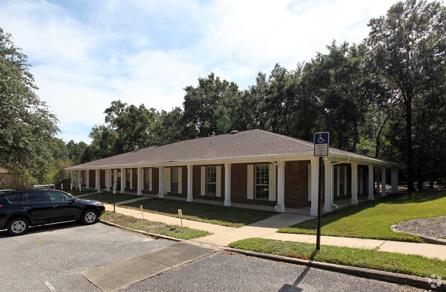 8800 University Pky, Pensacola, FL for sale - Primary Photo - Image 1 of 1