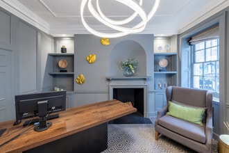 3 Queen St, London to rent Interior Photo- Image 2 of 4