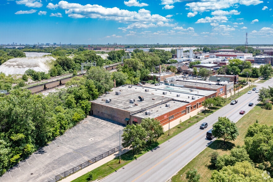 4025-4039 S Western Blvd, Chicago, IL to rent - Aerial - Image 2 of 20