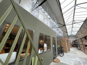 Office in Vitry-sur-Seine to rent Building Photo- Image 2 of 8