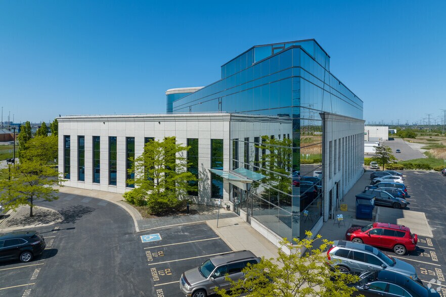 6 Ronrose Dr, Vaughan, ON to rent - Building Photo - Image 3 of 5