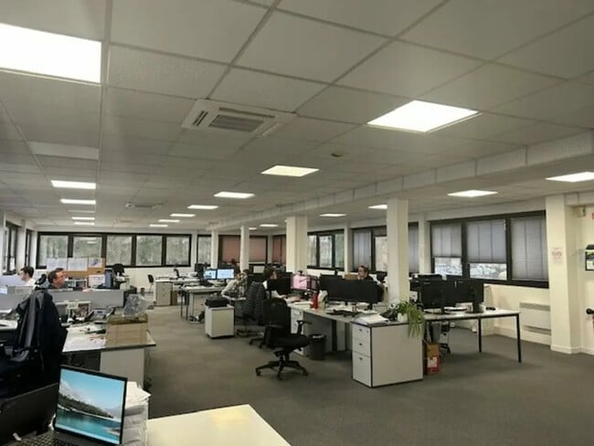 Location Bureaux 300 m²