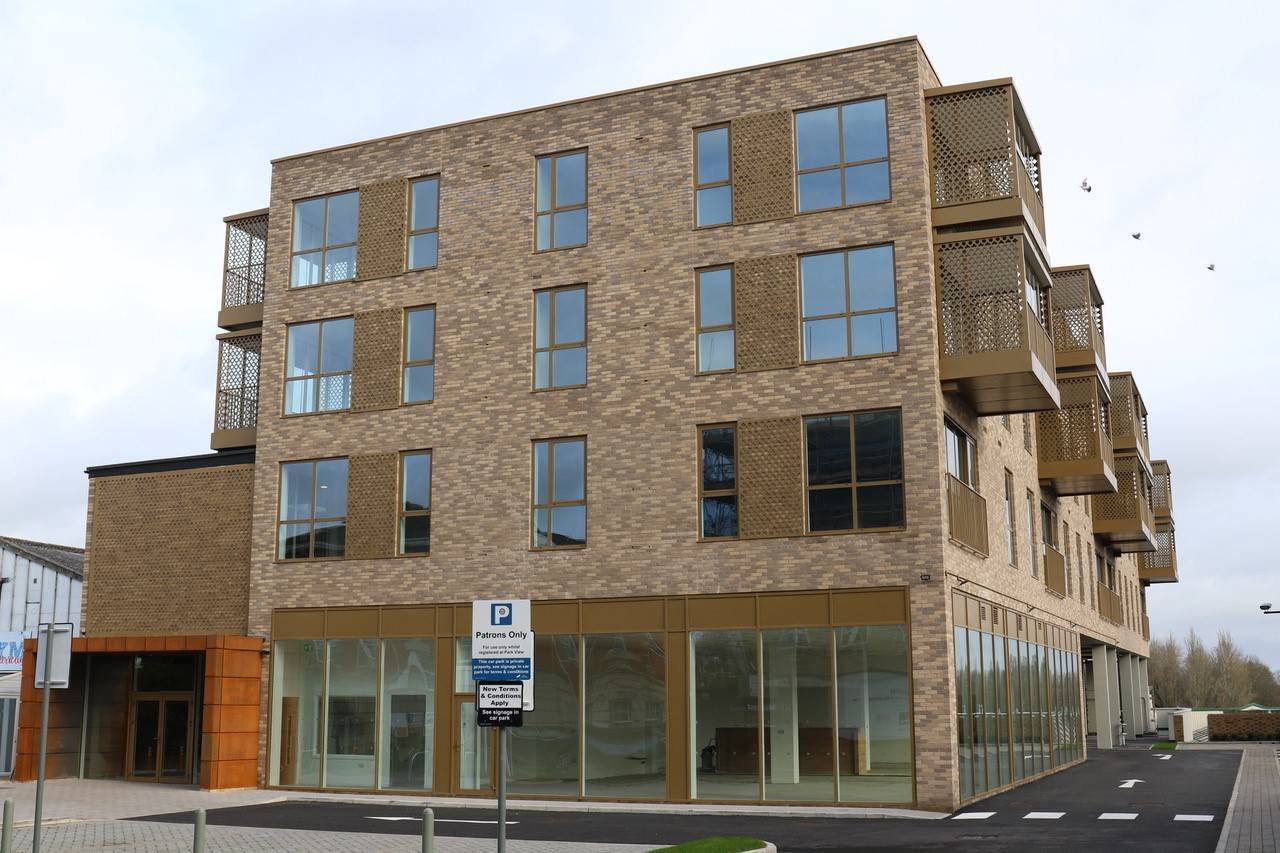 30 Radford Way, Billericay to rent Building Photo- Image 1 of 2