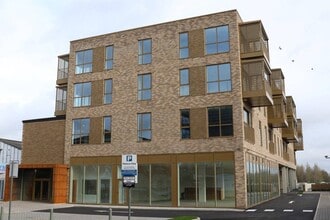 30 Radford Way, Billericay to rent Building Photo- Image 1 of 2