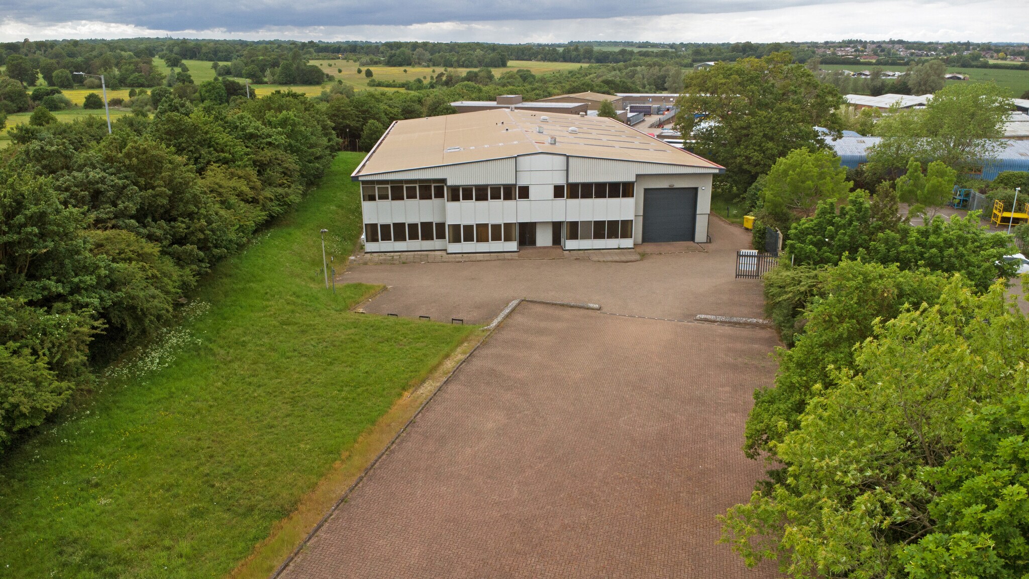 12-16 Tattersall Way, Chelmsford to rent Building Photo- Image 1 of 4