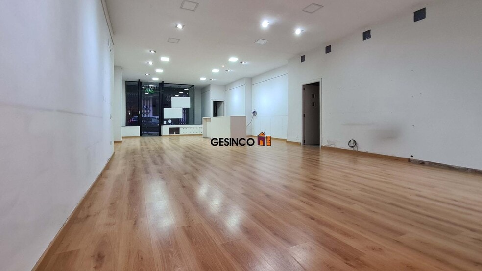 Avinguda Daniel Gil, 15, Ontinyent, Valencia to rent - Building Photo - Image 2 of 11