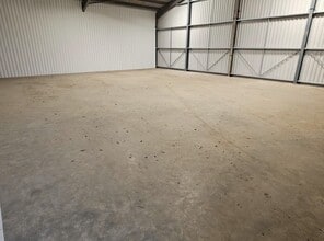 Beamond End, Amersham to rent Interior Photo- Image 2 of 3