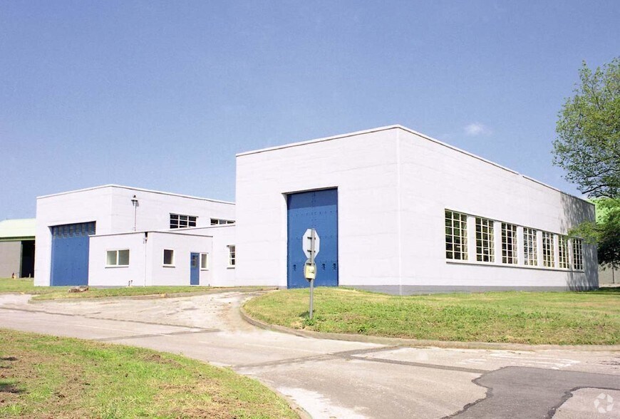 Newton, Newton for sale - Primary Photo - Image 1 of 1