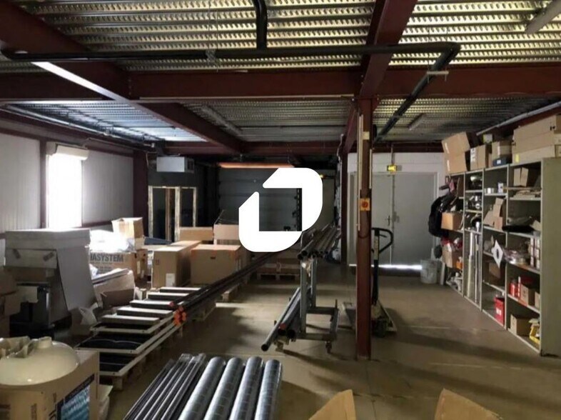 Light Industrial in Gometz-le-Châtel for sale - Interior Photo - Image 3 of 9
