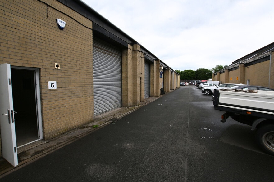 11 Bankside, Falkirk to rent - Building Photo - Image 2 of 3