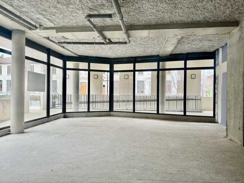 43 Rue De La Republique, Genas for sale - Building Photo - Image 3 of 4