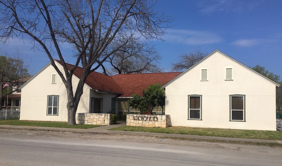 1313 Lorenzo St, Castroville, TX for sale - Primary Photo - Image 1 of 1