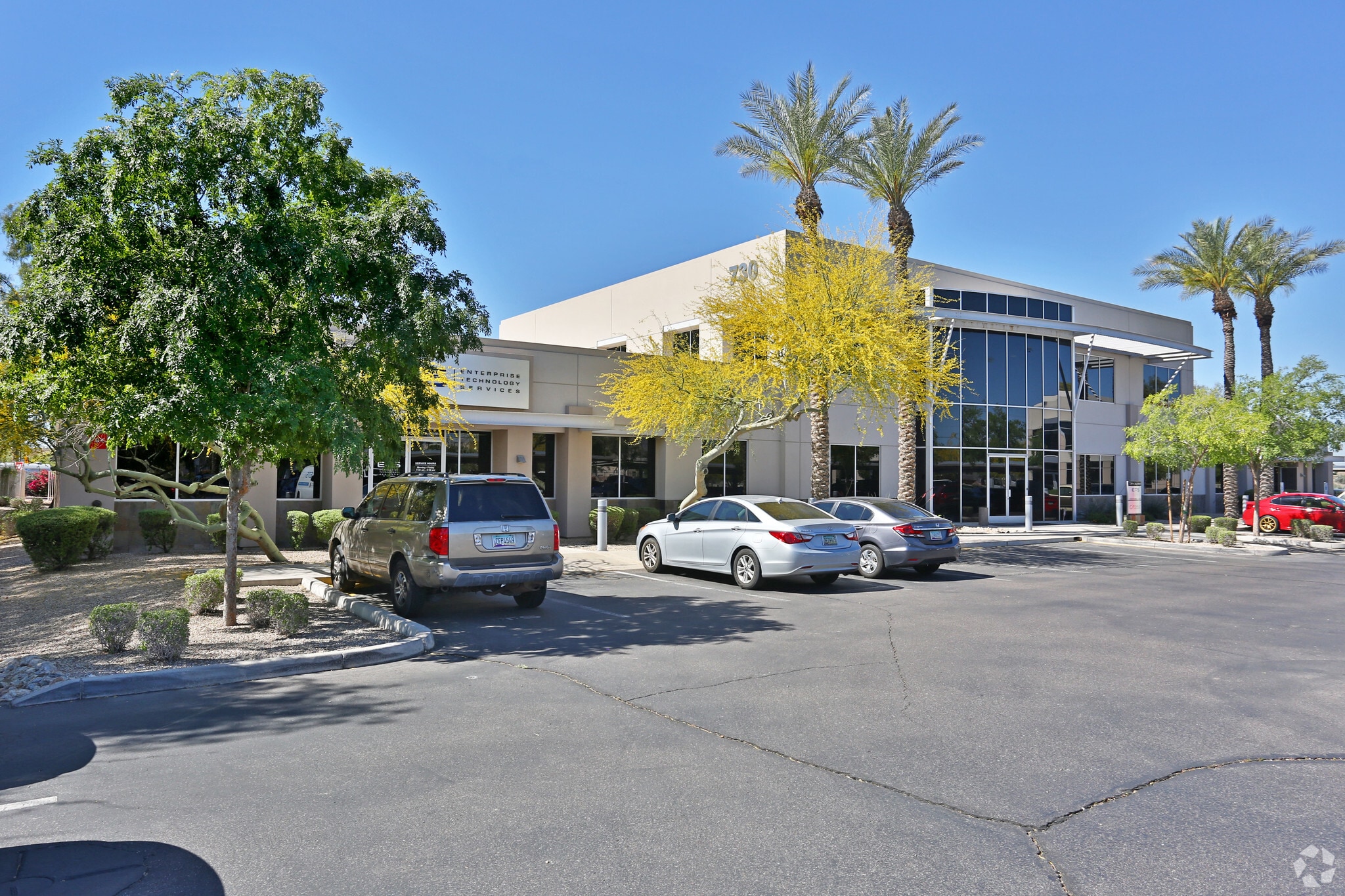 730 N 52nd St, Phoenix, AZ to rent Building Photo- Image 1 of 6