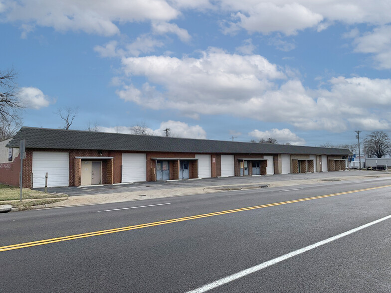 5800-5814 N Hanley Rd, Saint Louis, MO for rent - Building Photo - Image 1 of 11