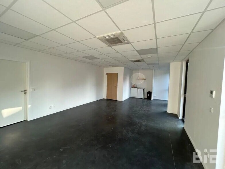 Office in Mérignac to rent - Building Photo - Image 3 of 12