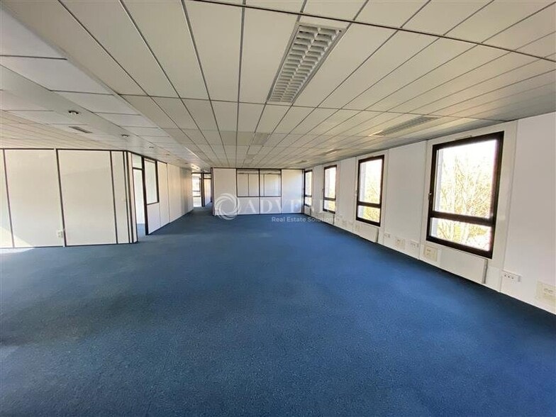 Office in Lognes to rent - Interior Photo - Image 3 of 12