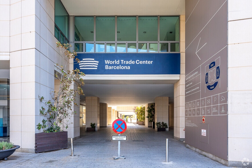 Moll de Barcelona, Barcelona, Barcelona to rent - Building Photo - Image 3 of 4