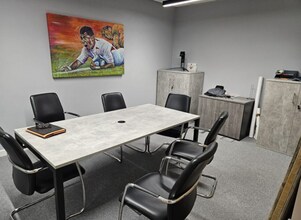 Cranmore Dr, Solihull to rent Interior Photo- Image 1 of 3