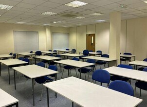 Robins Wood Rd, Nottingham to rent Interior Photo- Image 2 of 3