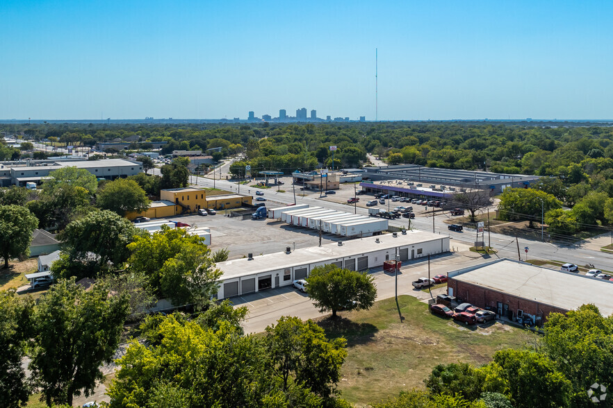 3340 N Beach St, Fort Worth, TX for rent - Building Photo - Image 1 of 17