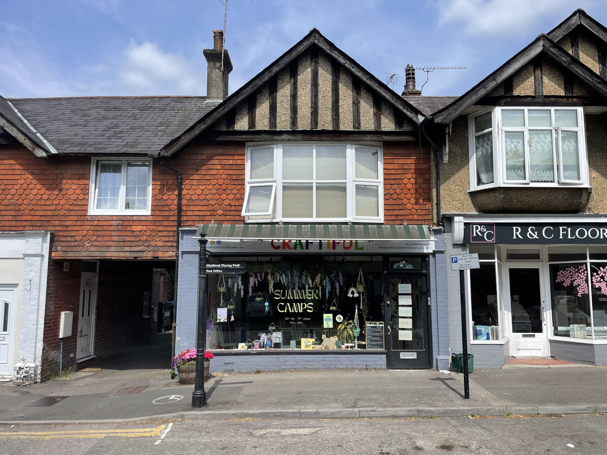 Beacon Hill Rd, Hindhead to rent Building Photo- Image 1 of 7
