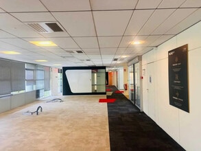 Office in Lyon to rent Interior Photo- Image 1 of 2