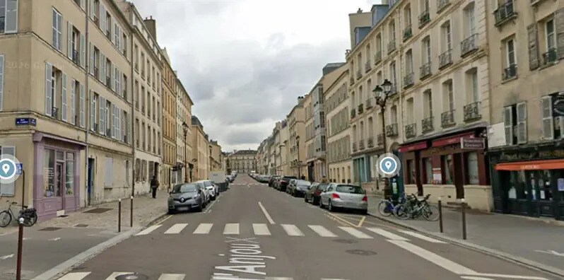 Retail in Versailles for sale Building Photo- Image 1 of 5