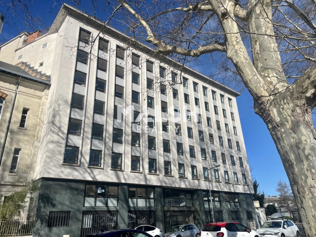 Office in Lyon for sale Building Photo- Image 1 of 13