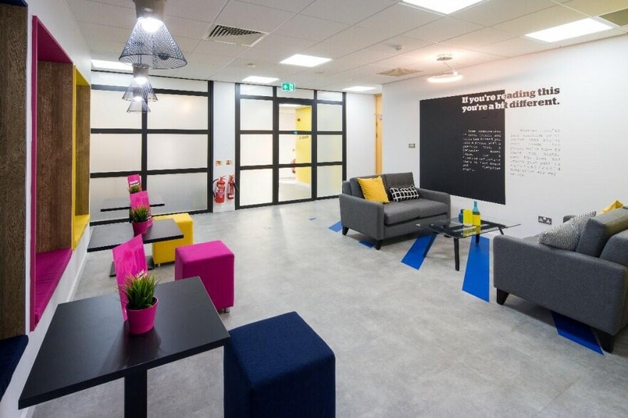 Stockport Rd, Cheadle to rent - Interior Photo - Image 3 of 43