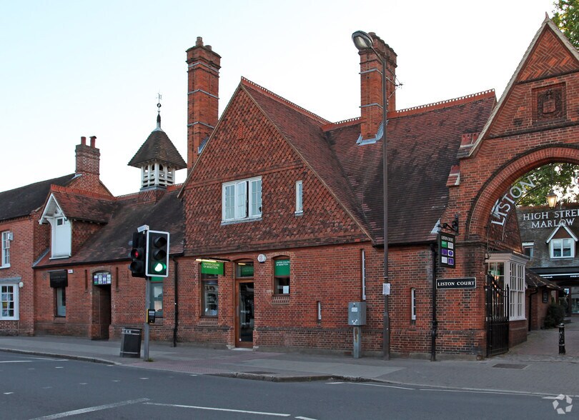 2-8 Liston Rd, Marlow to rent - Building Photo - Image 2 of 8