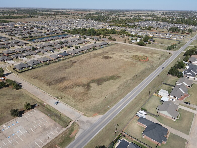 700 N Clear Springs Rd, Mustang, OK for sale - Building Photo - Image 1 of 1