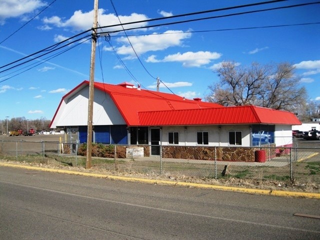 2210 Valley Dr E, Miles City, MT for sale - Primary Photo - Image 1 of 11