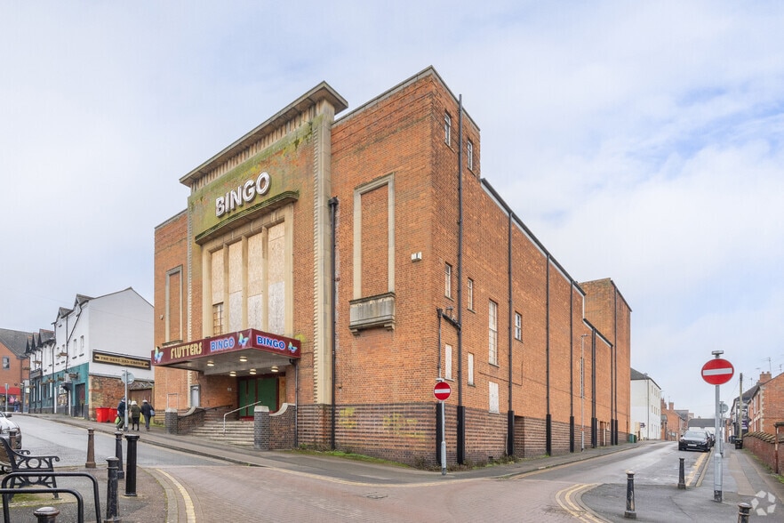 College St, Rushden to rent - Building Photo - Image 2 of 15