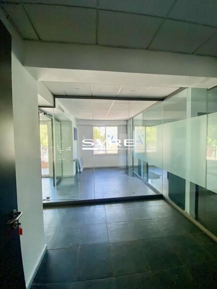 Office in Marseille to rent - Interior Photo - Image 2 of 11