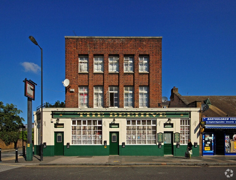 21 Bartholomew St, London to rent - Building Photo - Image 2 of 5