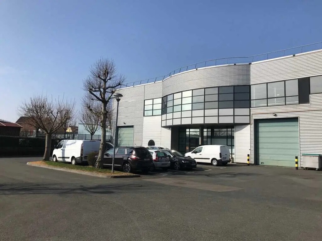 Location Local d'activités 1 479 m² - Photo 1