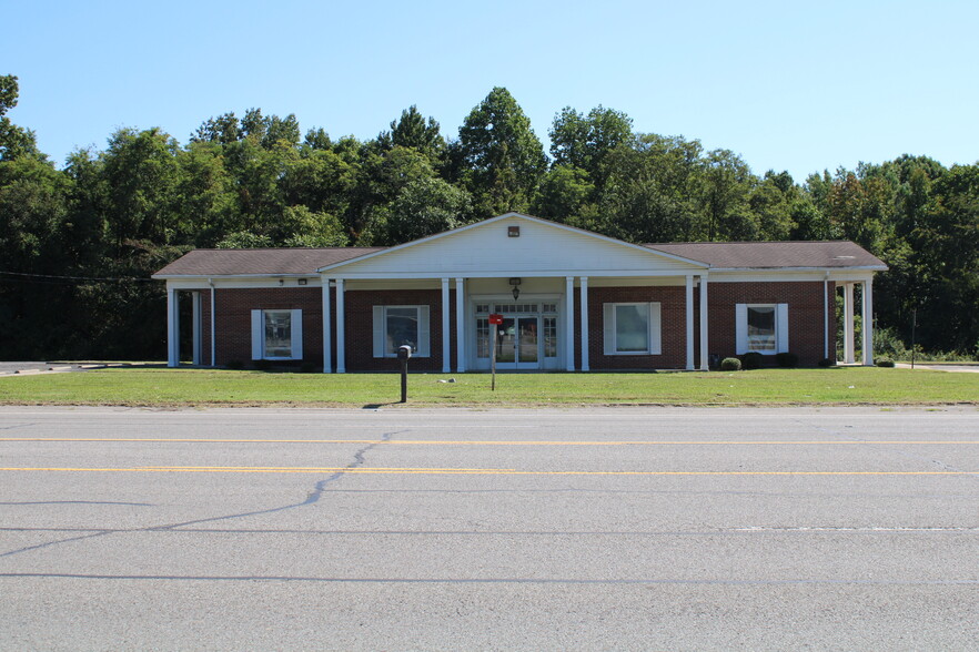 2754 Huntsville Hwy, Fayetteville, TN for sale - Building Photo - Image 1 of 1