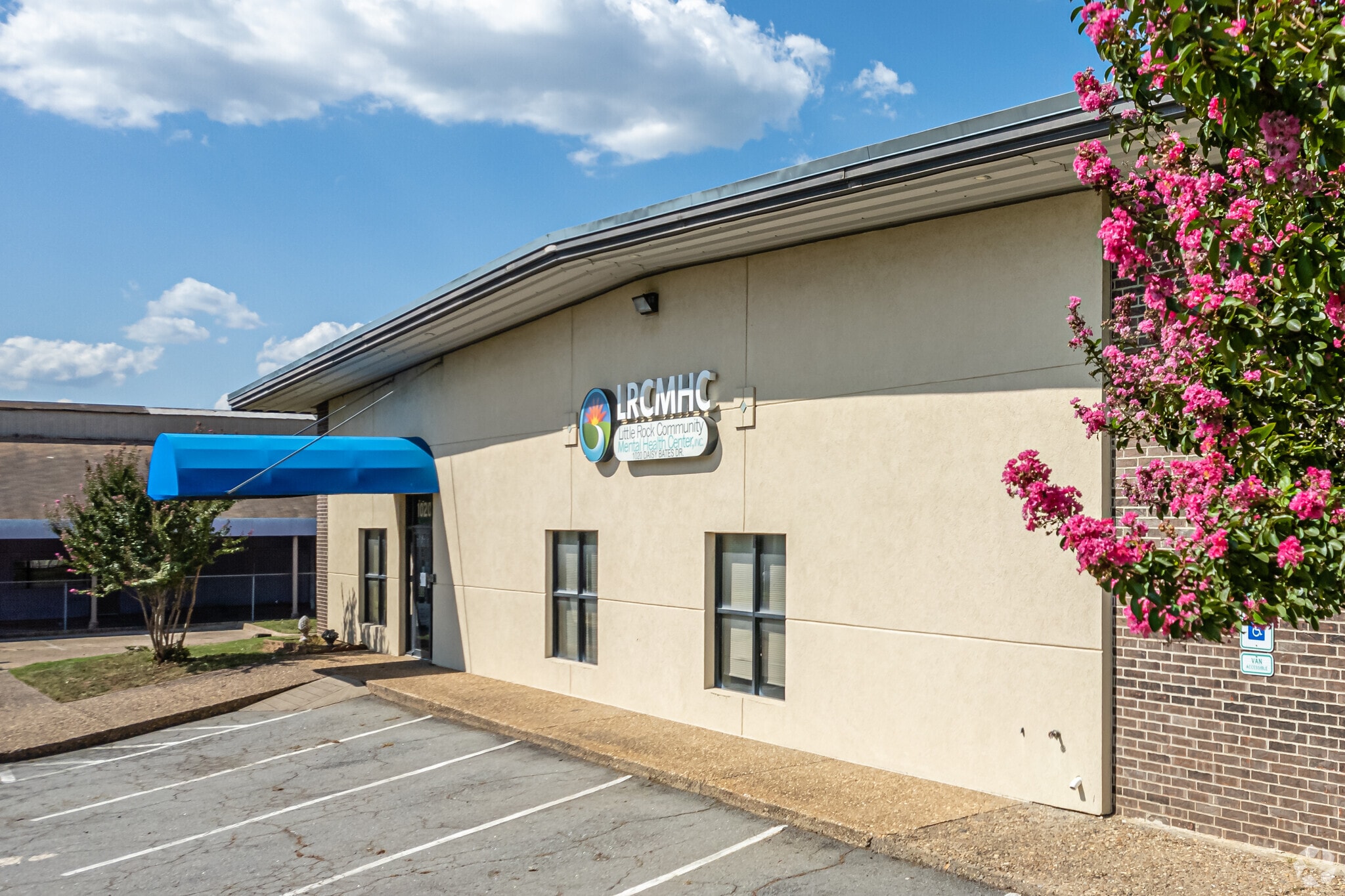 1020 W Daisy L Gatson Bates Dr, Little Rock, AR for sale Building Photo- Image 1 of 1