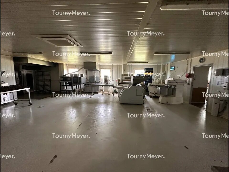 Light Industrial in Vayres for sale Interior Photo- Image 1 of 7