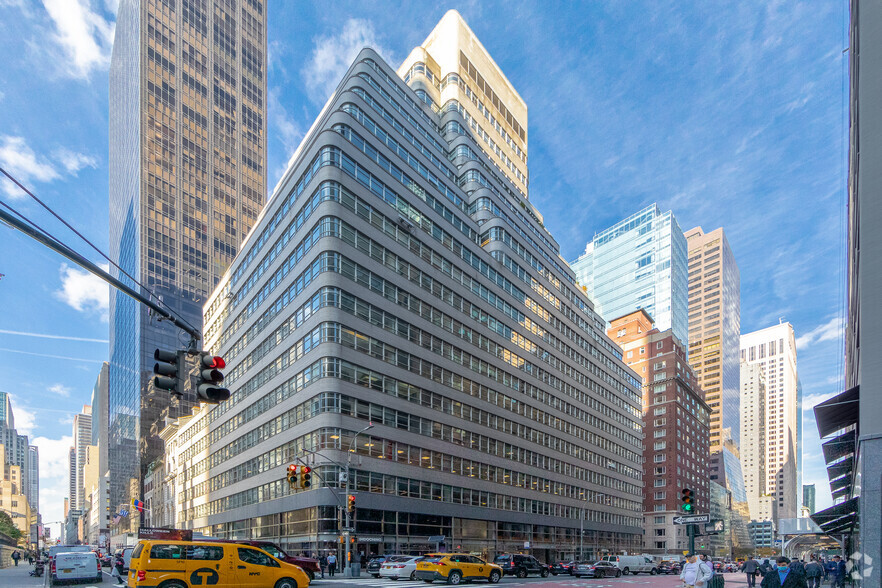 488 Madison Ave, New York, NY for rent - Building Photo - Image 1 of 1